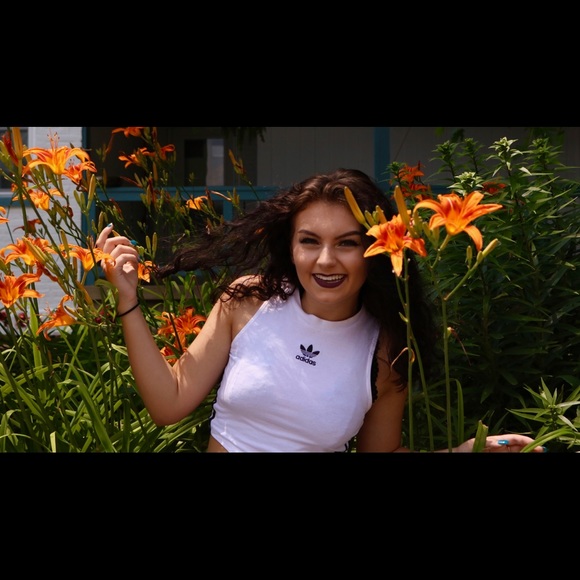 Meet your Posher, Savannah - Picture 4 of 5